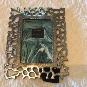 Brand New frame. 4 x 6 picture